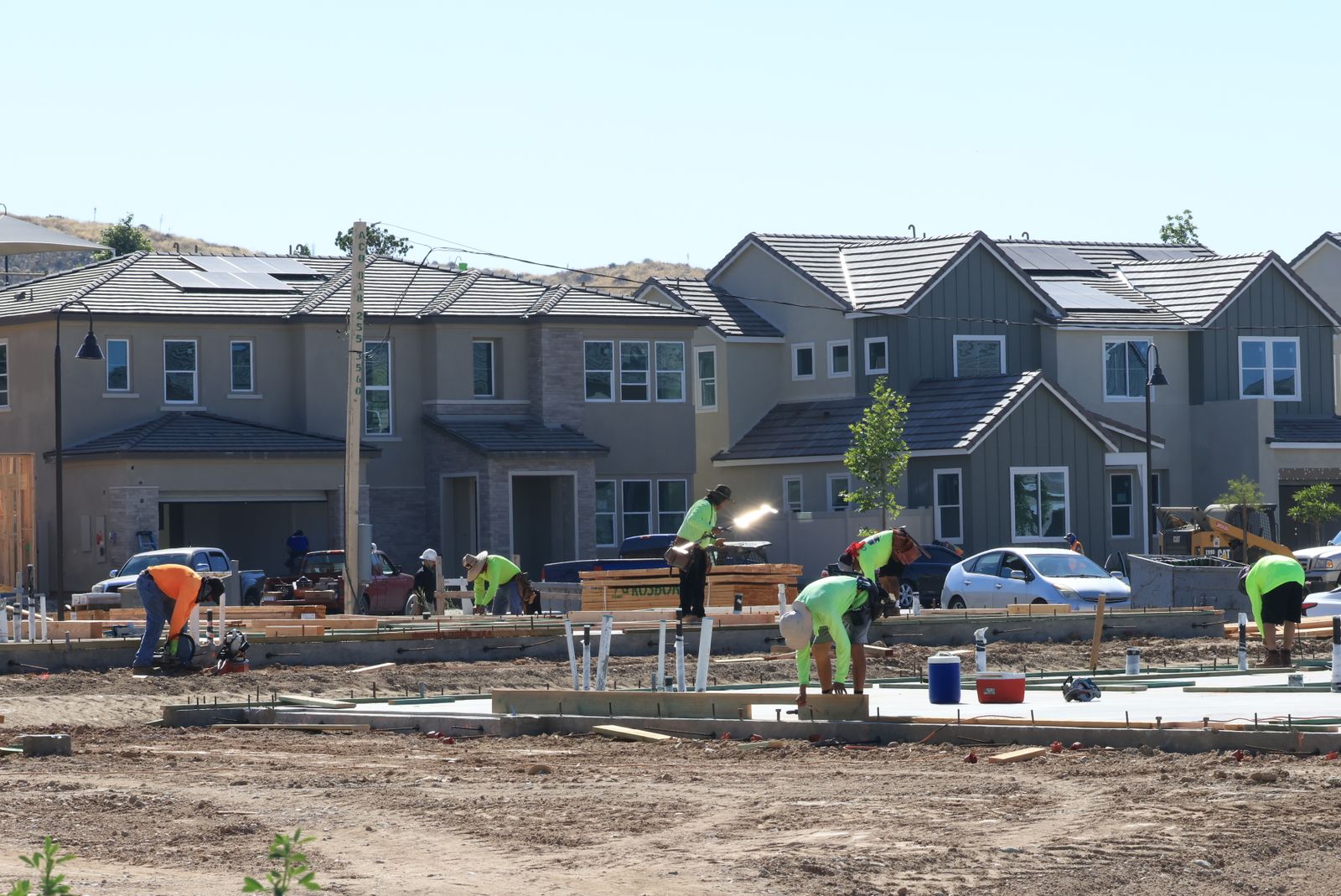 Developing a small apartment building or holiday homes as an investor: from plot to sale